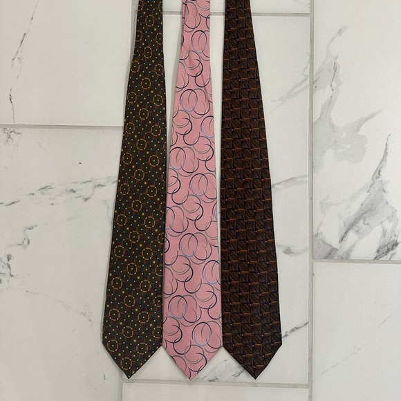 Sturbridge 100% Silk Ties - XL Length Set Of 3 - 1 New Never Worn & 2 EUC - Picture 5 of 8